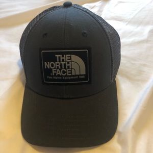 Men’s The North Face Trucker Hat
